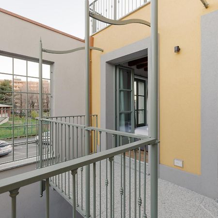 Modern Apartment In Milan With Balcony Esterno foto