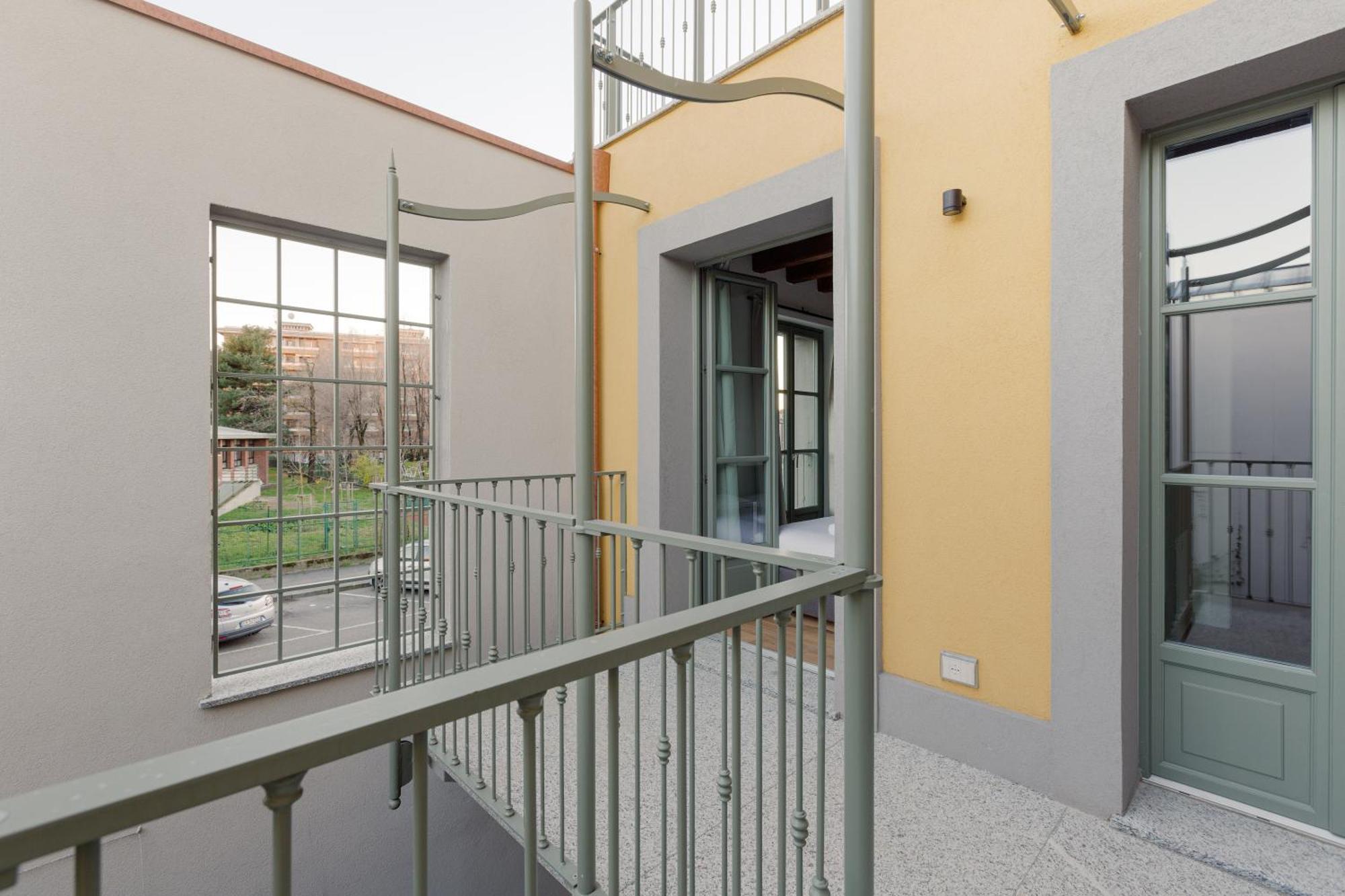 Modern Apartment In Milan With Balcony Esterno foto