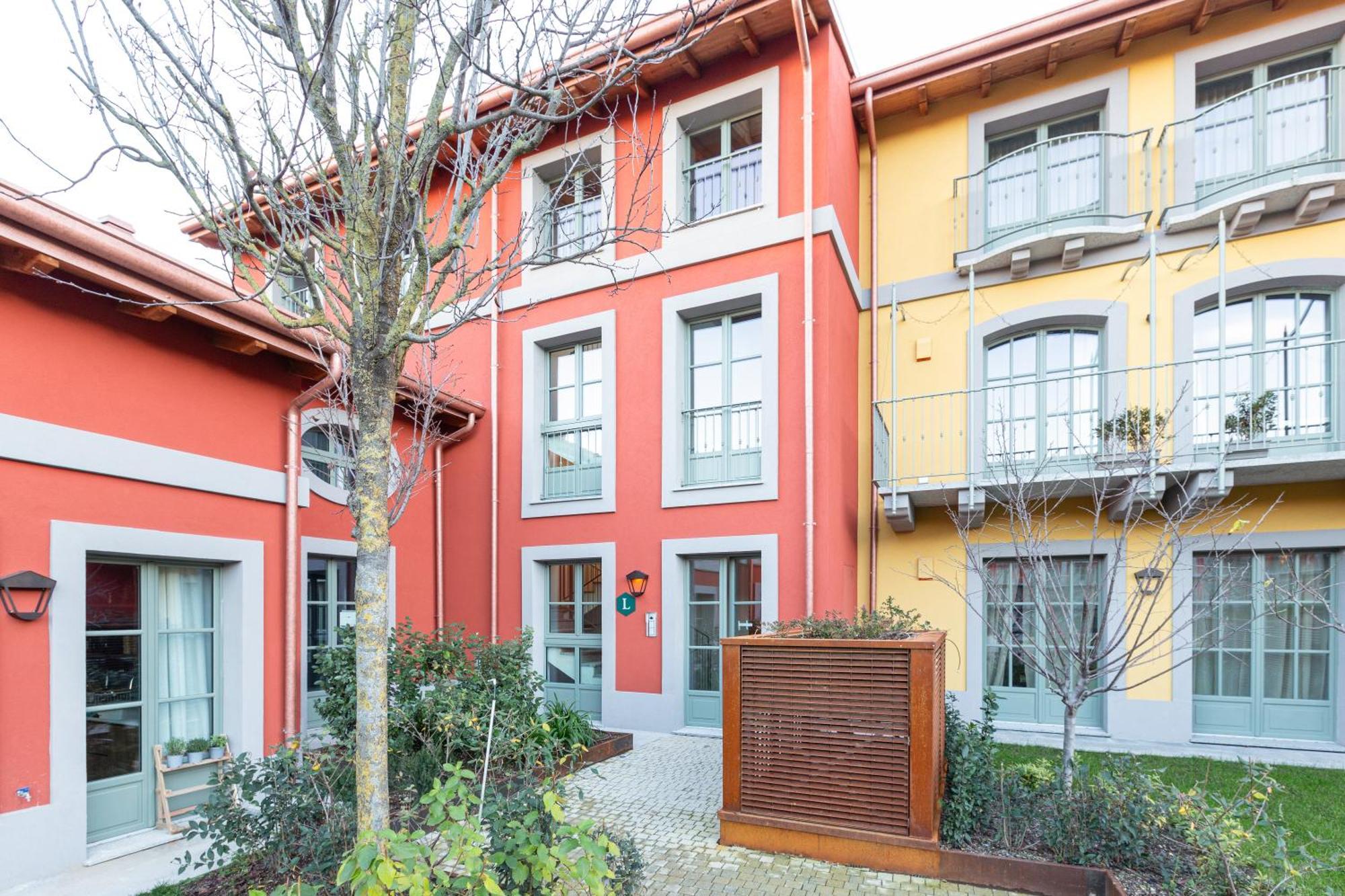 Modern Apartment In Milan With Balcony Esterno foto