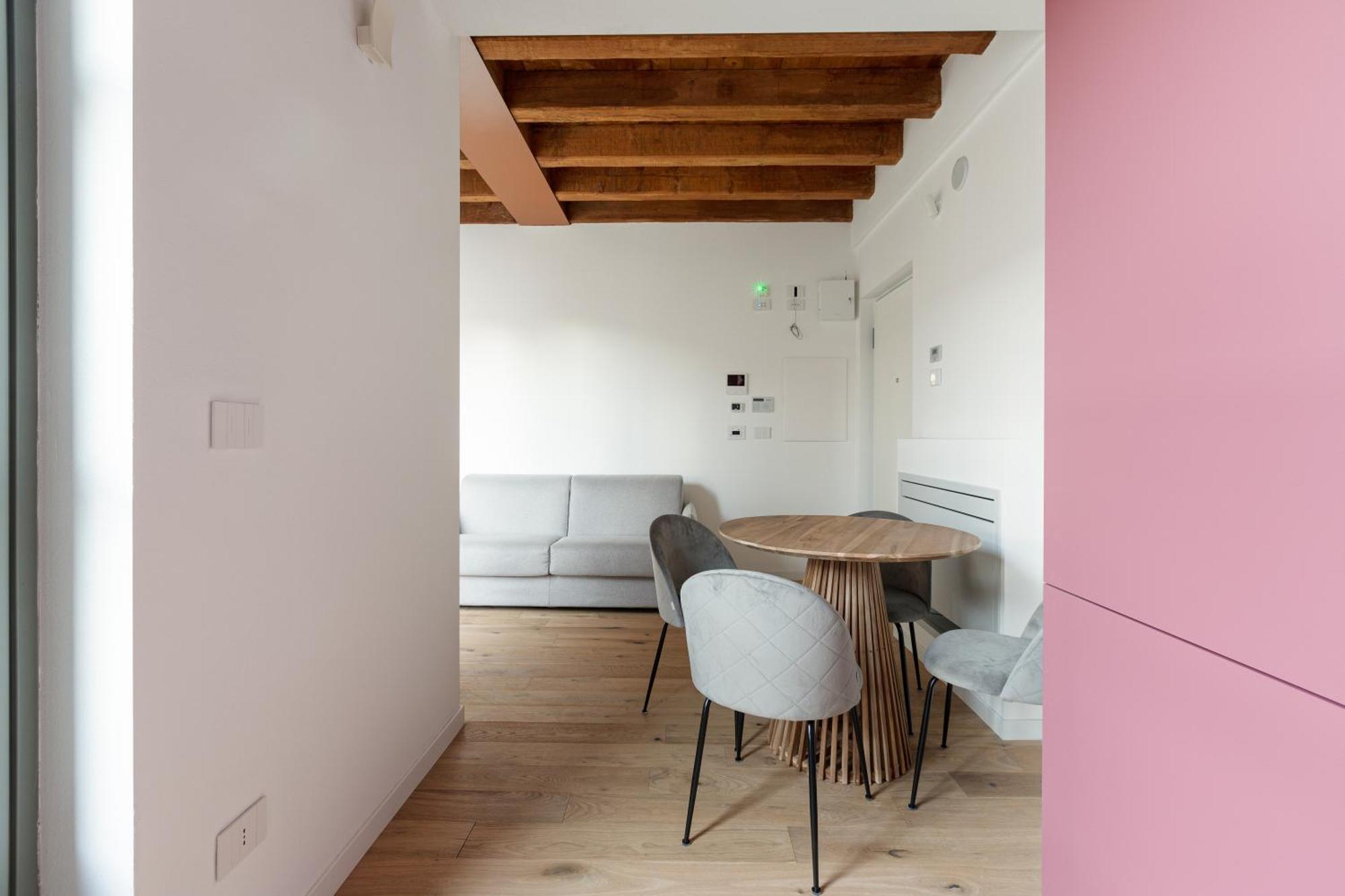 Modern Apartment In Milan With Balcony Esterno foto