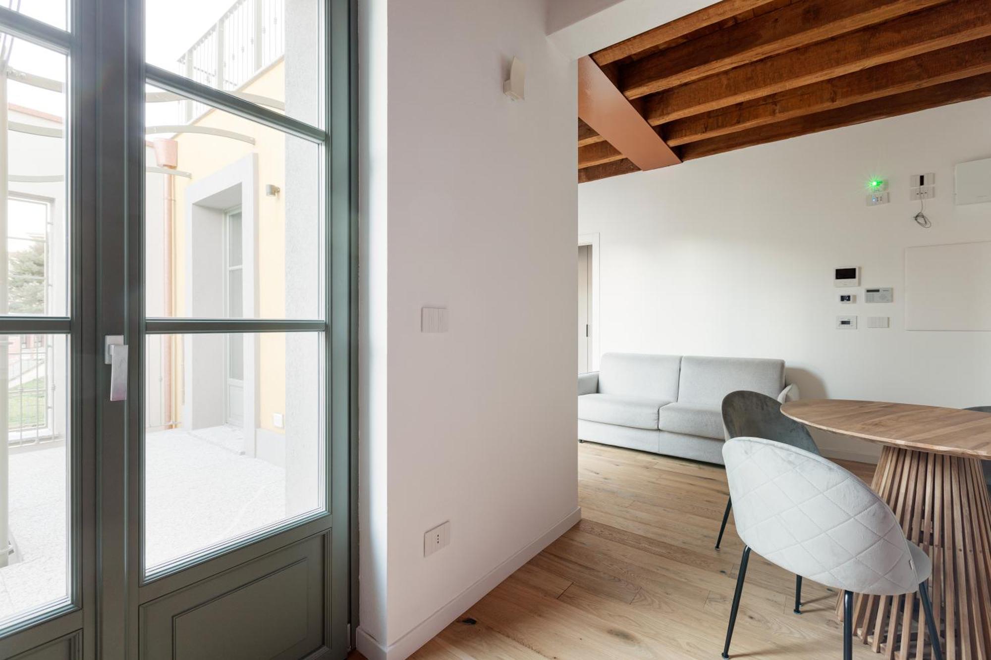 Modern Apartment In Milan With Balcony Esterno foto
