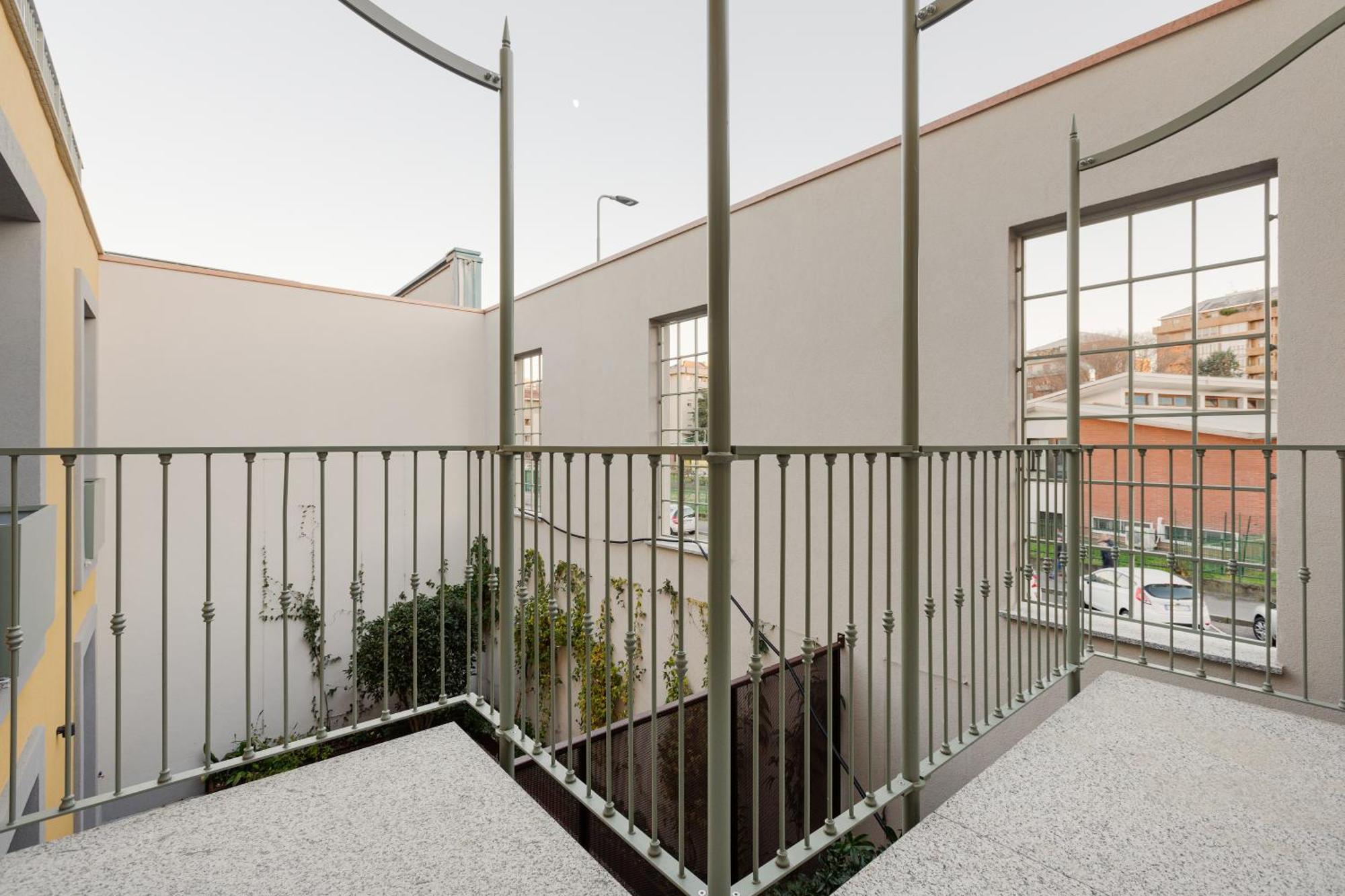 Modern Apartment In Milan With Balcony Esterno foto